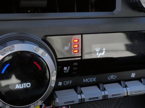 Certified 2026 Toyota Tacoma TRD Off-Road w/ TRD Off Road Premium Package AWD/4WD image 31