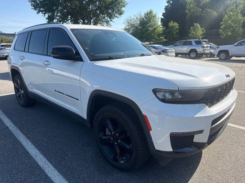 Used 2022 Jeep Grand Cherokee L Limited w/ Black Appearance Package AWD/4WD image 1