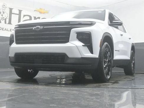 New 2026 Chevrolet Traverse LT w/ Midnight/Sport Edition FWD image 35