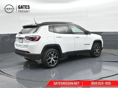 Used 2024 Jeep Compass Limited image 2