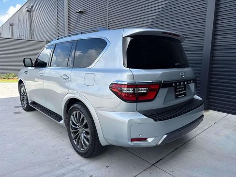 Used 2024 Nissan Armada Platinum w/ Captain's Chairs Package RWD image 3