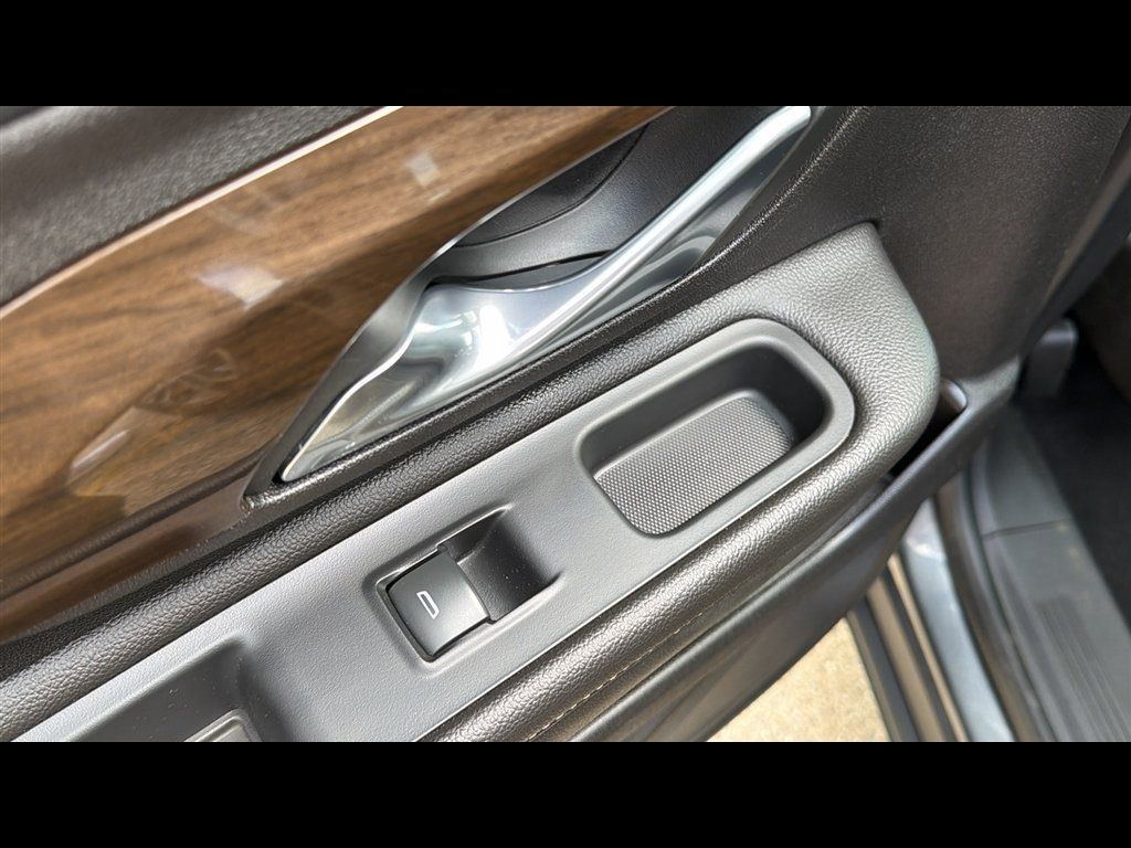 Used 2019 GMC Terrain Denali w/ GMC Pro Grade Package AWD/4WD image 22