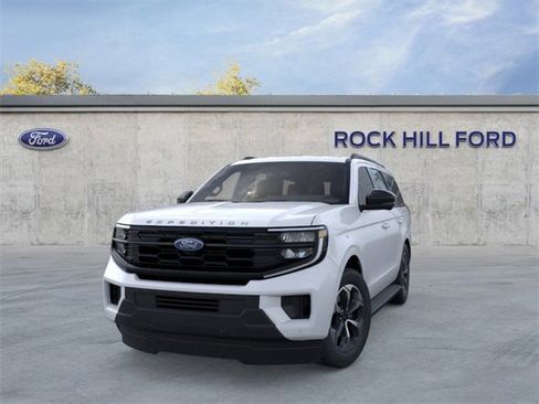 New 2026 Ford Expedition Active image 3