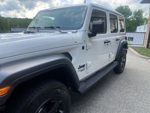 Used 2021 Jeep Wrangler Unlimited Sport w/ Sun And Sound Package AWD/4WD image 33
