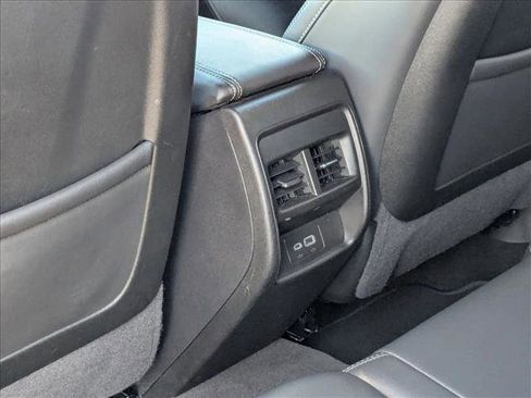 Used 2025 Cadillac XT4 Premium Luxury FWD image 19