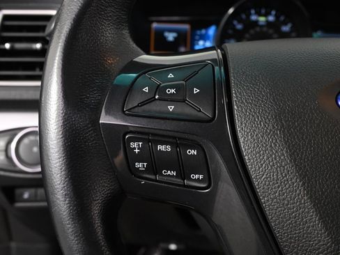 Used 2016 Ford Explorer XLT w/ Equipment Group 202A AWD/4WD image 32