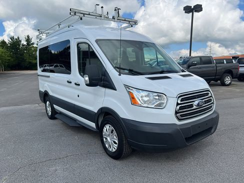 Used 2018 Ford Transit 150 XLT image 3