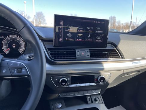 Used 2025 Audi Q5 2.0T Premium image 32