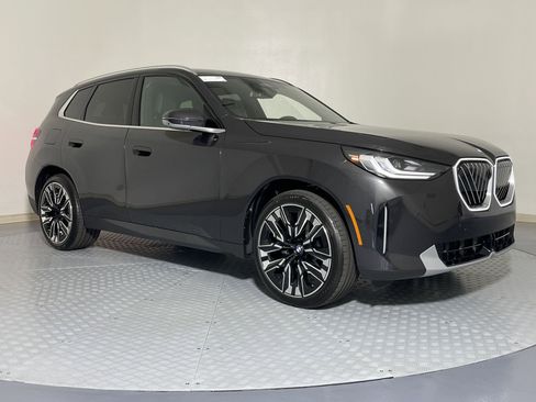 Used 2025 BMW X3 xDrive30i w/ Premium Package image 7