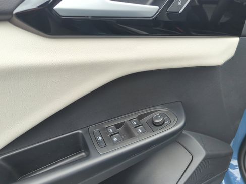 New 2026 Volkswagen Taos S image 13