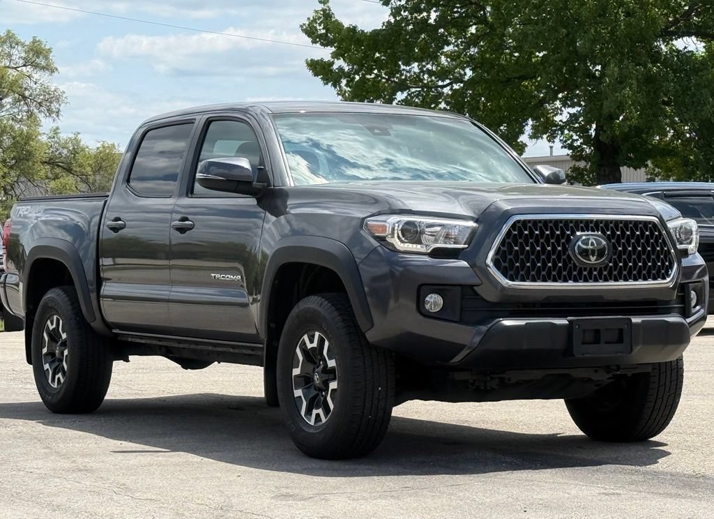 Used 2019 Toyota Tacoma TRD Off-Road w/ Technology Package AWD/4WD image 7