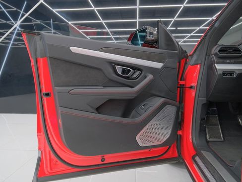 Used 2021 Lamborghini Urus image 43