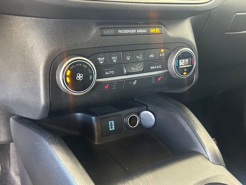 Used 2020 Ford Escape SEL image 36