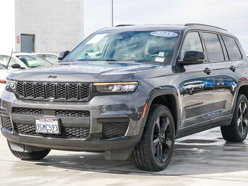 Used 2023 Jeep Grand Cherokee L Laredo image 5