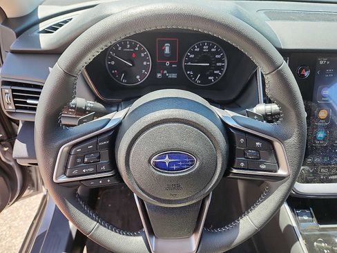 Used 2025 Subaru Outback Premium AWD/4WD image 19
