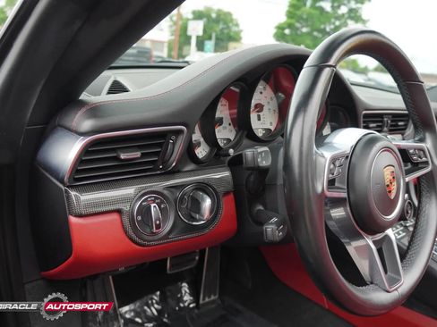 Used 2018 Porsche 911 Targa 4S AWD/4WD image 32