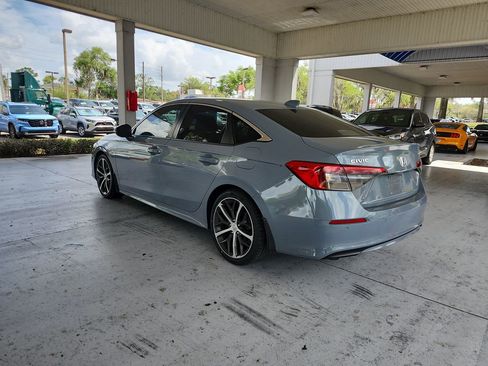 Used 2024 Honda Civic Touring image 3