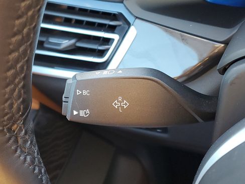 Used 2022 BMW X6 xDrive40i w/ Executive Package image 15