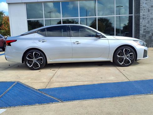 Used 2023 Nissan Altima 2.5 SR image 24