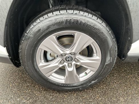 Used 2023 Toyota RAV4 XLE w/ Convenience Package image 12