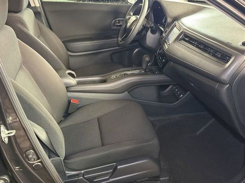 Used 2018 Honda HR-V EX image 10