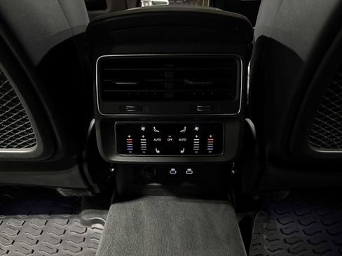 Used 2025 Audi Q7 3.0T Prestige w/ Prestige Package image 31
