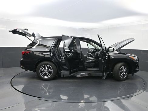 Used 2020 INFINITI QX60 Luxe w/ Essential Package image 39