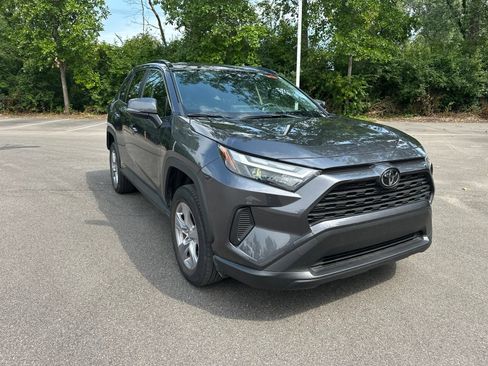Used 2025 Toyota RAV4 XLE AWD/4WD image 3