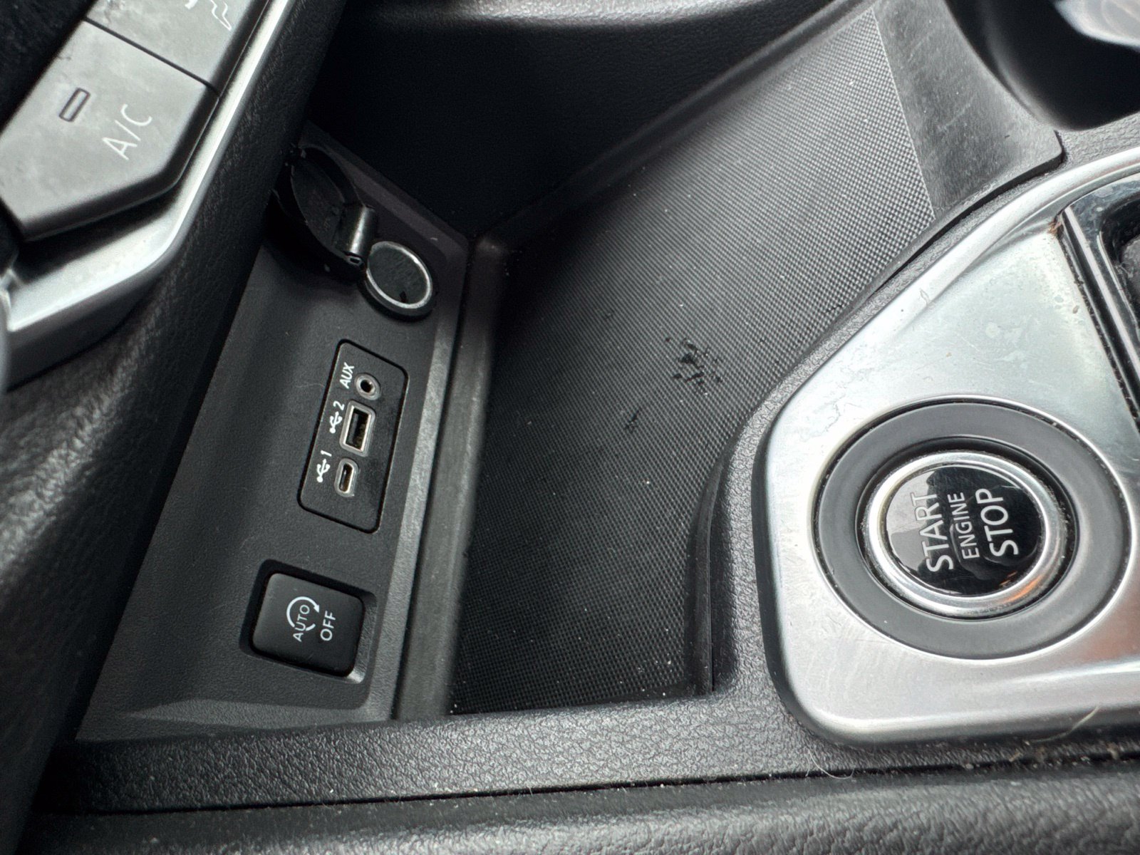 Used 2024 Nissan Sentra SV FWD image 19