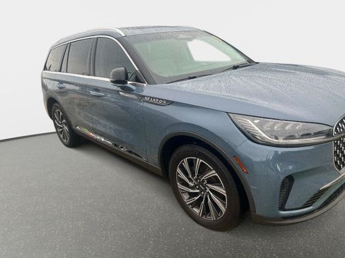 Used 2025 Lincoln Aviator AWD w/ Equipment Group 101A image 5