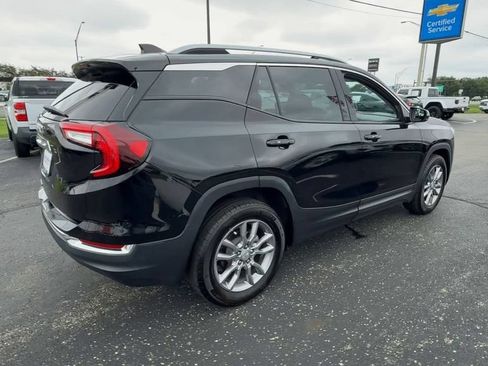 Used 2024 GMC Terrain SLT FWD image 8