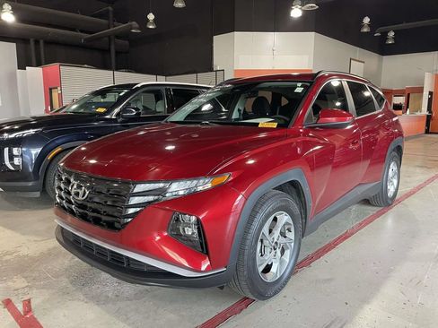 Used 2024 Hyundai Tucson SEL FWD image 2