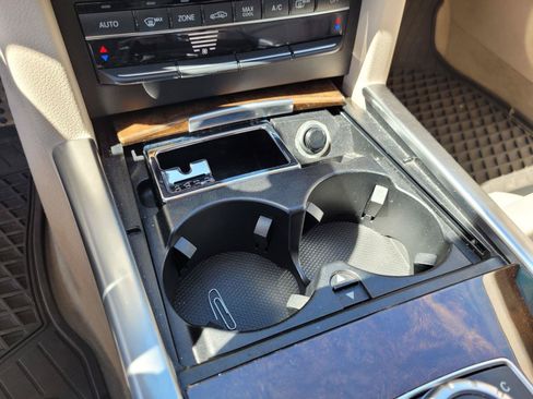 Used 2016 Mercedes-Benz E 350 Sedan image 28