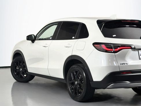 Used 2023 Honda HR-V Sport image 15