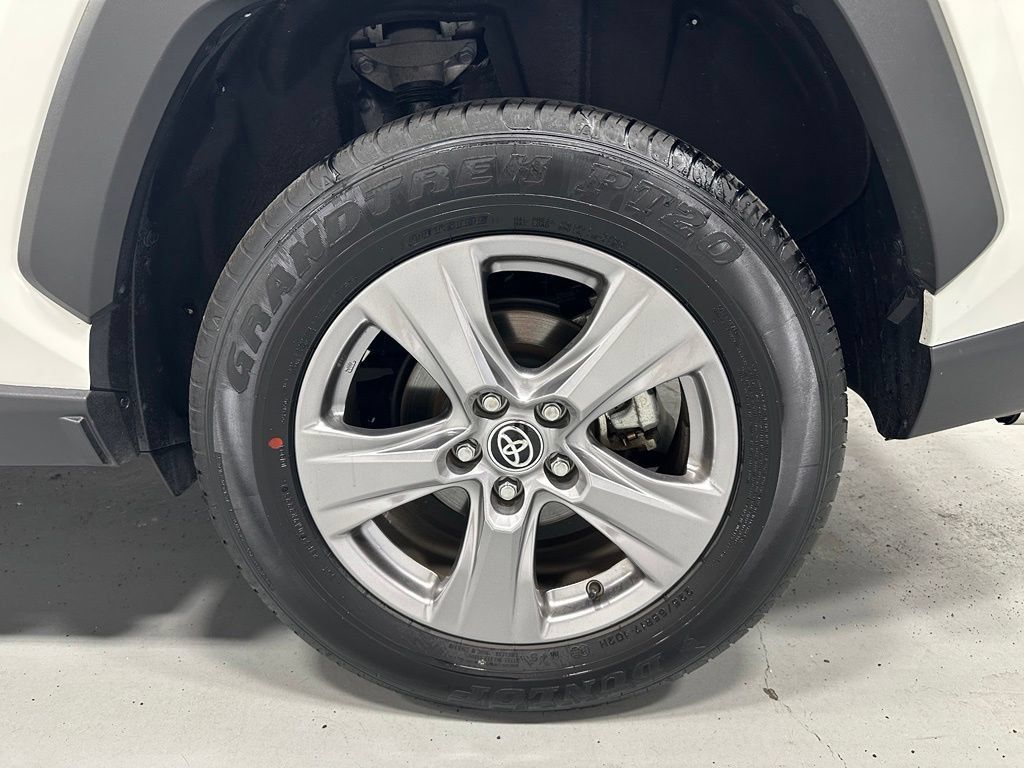 Used 2025 Toyota RAV4 LE AWD/4WD image 65