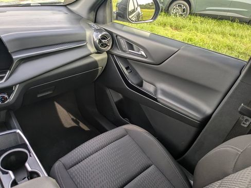 Used 2025 Chevrolet Equinox LT w/ Safety and Technology Package FWD image 20