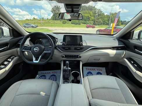 Used 2022 Nissan Altima 2.5 SV w/ SV Premium Package FWD image 12