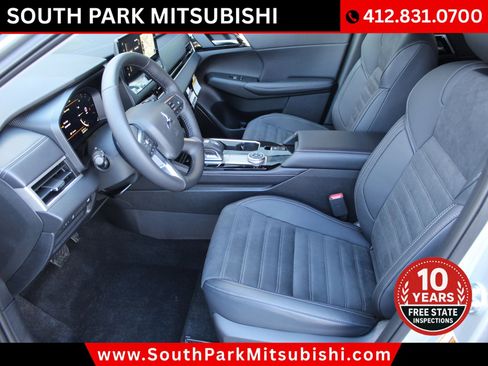 Used 2026 Mitsubishi Outlander SE image 12