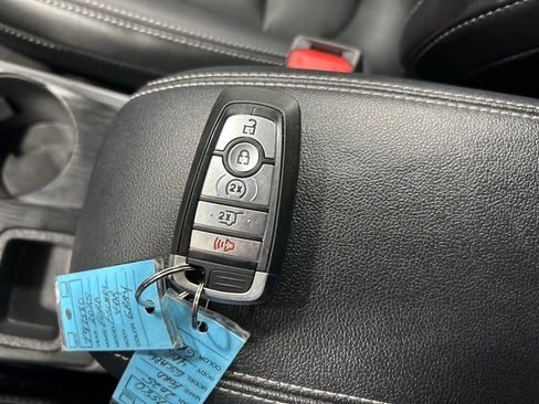 Certified 2025 Ford Escape Platinum image 28