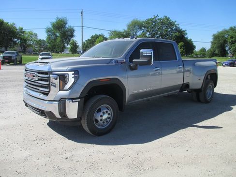New 2026 GMC Sierra 3500 SLT w/ SLT Convenience Package AWD/4WD image 9
