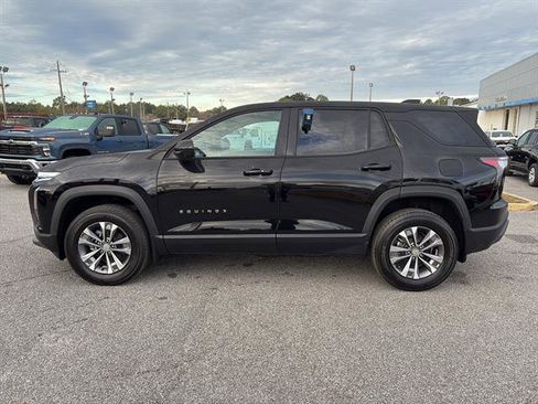 New 2026 Chevrolet Equinox LT w/ Convenience Package II FWD image 4