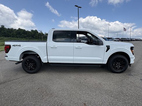 New 2026 Ford F150 XLT w/ XLT Black Appearance Package AWD/4WD image 6
