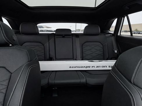 Used 2026 Volkswagen Atlas Cross Sport SE AWD/4WD image 11