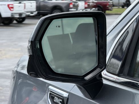 Used 2023 GMC Yukon Denali image 13