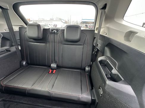 Used 2024 Volkswagen Tiguan Wolfsburg Edition image 23