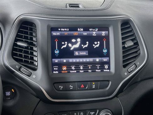 Used 2023 Jeep Cherokee Altitude Lux w/ Lux Elite Package AWD/4WD image 16