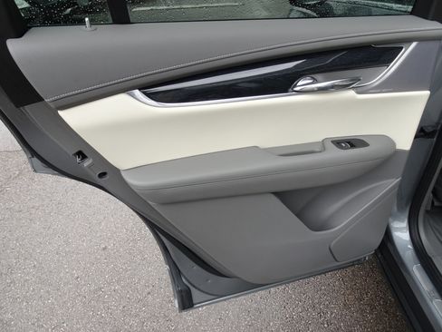 Used 2023 Cadillac XT6 Premium Luxury w/ Technology Package image 15