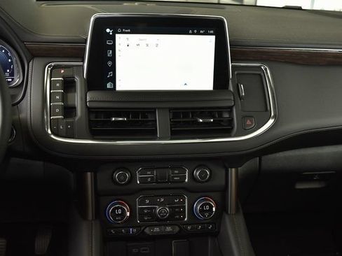 Used 2024 Chevrolet Suburban High Country AWD/4WD image 24