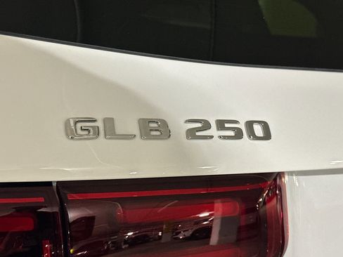Used 2026 Mercedes-Benz GLB 250 image 20