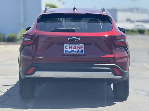 New 2025 Chevrolet Trax LT w/ LT Convenience Package image 5